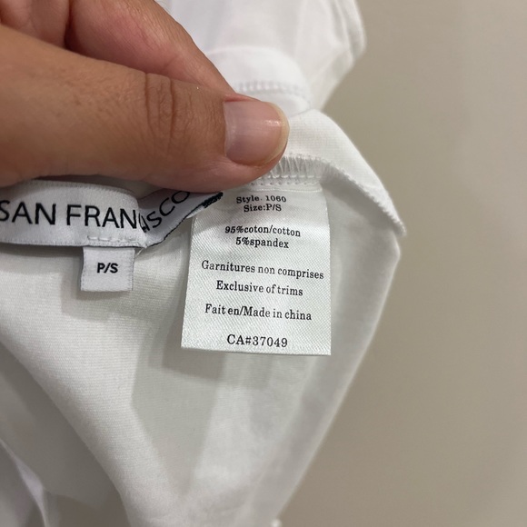 Crisp white T with laces in the back - Picture 5 of 7